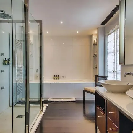 빌라 Luxury With View And Swimming Pool For 14 People *
